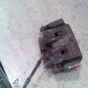 Utolsó esély HYUNDAI H1 Bal első féknyereg munkahengerrel bontott alkatrész