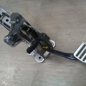 INFINITI G37 Cabrio Fékpedál bontott alkatrész Rendeld meg most