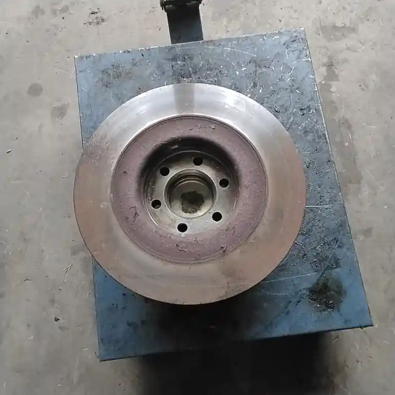 IVECO DAILY 00-06 Első féktárcsa3.0 d, busz kivitel bontott alkatrész Akció