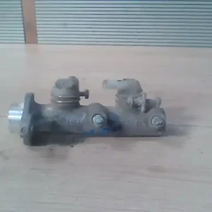Gyors kiszállítás ISUZU MIDI Főfékhenger bontott alkatrész