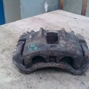 Alacsony ár IVECO DAILY 96-99 Bal első féknyereg munkahengerrel 2,8d bontott alkatrész