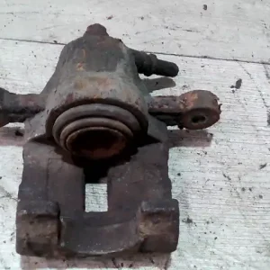 KIA CEED 2006.10-2009.07 Jobb hátsó féknyereg munkahengerrel bontott alkatrész Szezonális akció