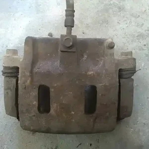 Árengedmény KIA PREGIO Jobb első féknyereg munkahengerrel bontott alkatrész