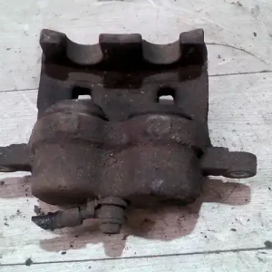 KIA Sorento 2002.08 - 2009.08 Jobb első féknyereg munkahengerrel bontott alkatrész Rendeld meg most