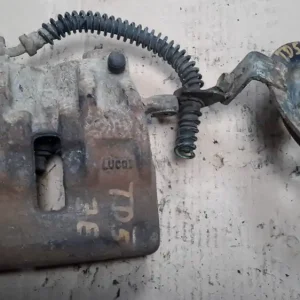 Utolsó esély LANDROVER DISCOVERY TD5 99- Jobb első féknyereg munkahengerrel bontott alkatrész