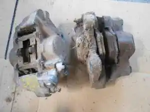 LANDROVER DEFENDER Jobb hátsó féknyereg bontott alkatrész Árcsökkenés