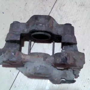 Végkiárusítás LANDROVER DISCOVERY I. Jobb hátsó féknyereg munkahengerrel 2.5tdi bontott alkatrész