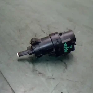 Ne maradj le LANDROVER FREELANDER 2006-2014 Féklámpa pedál kapcsoló bontott alkatrész