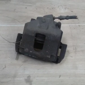 Expressz szállítás MAZDA 2 03.04-07.11 Bal első féknyereg munkahengerrel bontott alkatrész