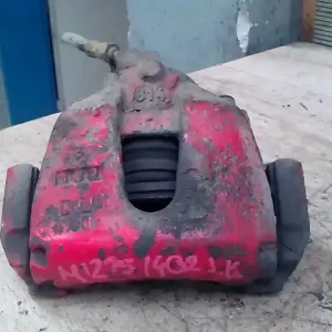 MAZDA 3 03.10-06.06 Jobb első féknyereg munkahengerrel 1.6i bontott alkatrész Olcsó