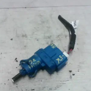 MAZDA 3 03.10-06.06 Féklámpa pedál kapcsoló 2.7d bontott alkatrész Népszerű