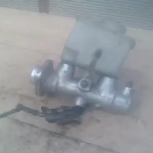 MAZDA 323 89.10-94.10 BG Főfékhenger tartállyal,kupak nélkül,1.3i bontott alkatrész Ajánlat