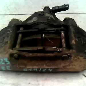 MAZDA 323 98-01 Bal első féknyereg munkahengerrel bontott alkatrész Expressz kézbesítés