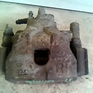 Végkiárusítás MAZDA 6 02-05 Jobb első féknyereg munkahengerrel 2.0 crdi bontott alkatrész