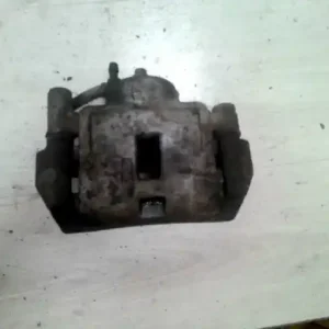 MAZDA 626 97.08-00.07 Jobb első féknyereg munkahengerrel 2.0ibontott alkatrész Kiárusítás