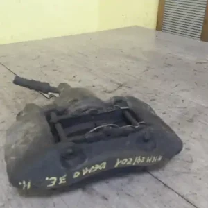 MAZDA DEMIO 98.08-00.05 Jobb első féknyereg munkahengerrel 1.3 i bontott alkatrész Árcsökkenés