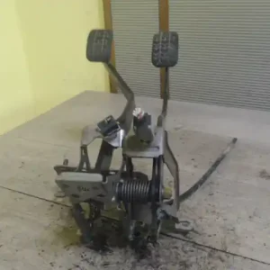 MAZDA DEMIO 98.08-00.05 Pedálsor fék és kuplungpedál 1.3 i bontott alkatrész Legkelendőbb