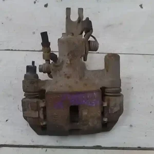 MAZDA XEDOS 6 92- Bal hátsó féknyereg munkahengerrel bontott alkatrész Szuper akció