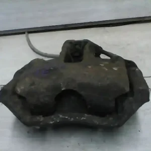 Biztonságos fizetés MERCEDES 124 Jobb első féknyereg munkahengerrel bontott alkatrész