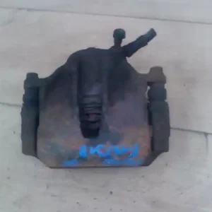 Ingyenes szállítás MERCEDES 190 Jobb első féknyereg munkahengerrel 2.0b bontott alkatrész