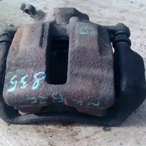 Expressz kézbesítés MERCEDES C (W203) 2000.06.01-2006.12.31 Bal első féknyereg munkahengerrel 2,2d bontott alkatrész