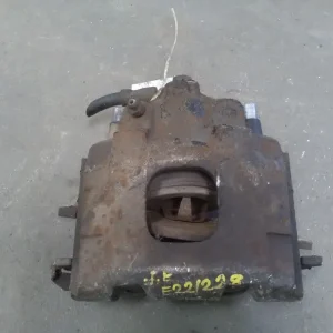 Kiárusítás MERCEDES M (W163) 1998.02-2005.06 Jobb első féknyereg munkahengerrel 3.2 v6 bontott alkatrész