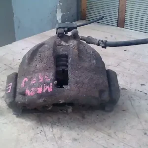 Vedd meg online MERCEDES SPRINTER 00-06 Jobb első féknyereg munkahengerrel 2,1d bontott alkatrész