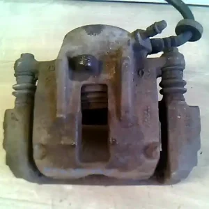 Gyors kiszállítás MERCEDES VANEO 01.09-05.09 Jobb első féknyereg munkahengerrel 1.7 cdi bontott alkatrész