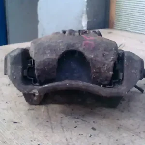 Expressz kézbesítés MERCEDES VANEO 01.09-05.09 Jobb első féknyereg munkahengerrel 1.6i bontott alkatrész