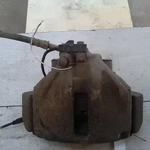 MERCEDES VITO 96- Jobb első féknyereg munkahengerrel bontott alkatrész Legjobb ár