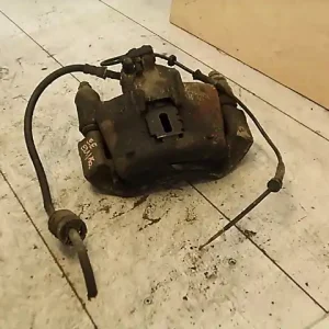 Végkiárusítás MERCEDES VITO 96- Jobb első féknyereg munkahengerrel 2.2d bontott alkatrész