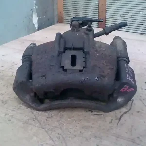 Biztonságos vásárlás MERCEDES VITO 96- Bal első féknyereg munkahengerrel 2,2 d bontott alkatrész