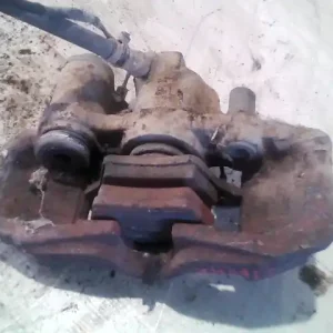 Vedd meg online MERCEDES VITO 96- Bal hátsó féknyereg munkahengerrel 2.2d bontott alkatrész