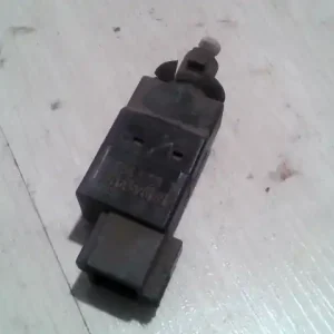 MERCEDES VITO 96- Féklámpa pedál kapcsoló 2.2d bontott alkatrész Gyors szállítás