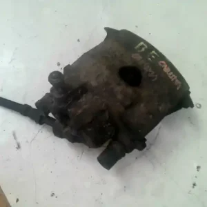 Végkiárusítás MITSUBISHI CARISMA 95.05-99.07 Bal első féknyereg munkahengerrel 1.6ibontott alkatrész