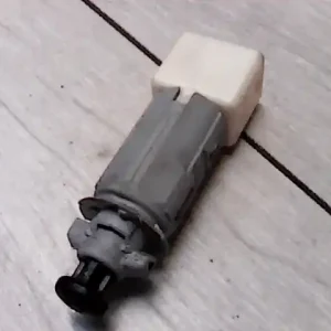 MITSUBISHI COLT 04.04-08.09 Féklámpa pedál kapcsoló bontott alkatrész Árcsökkenés