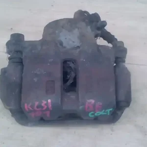 MITSUBISHI COLT 98-03 Bal első féknyereg munkahengerrel 1.6i bontott alkatrész Ingyenes szállítás