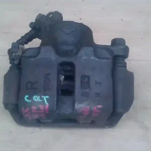 Akció MITSUBISHI COLT 98-03 Jobb első féknyereg munkahengerrel 1.6i bontott alkatrész