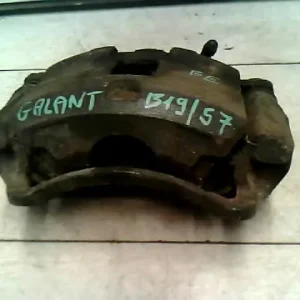 Akciós ár MITSUBISHI GALANT 92.11-96.10 Bal első féknyereg munkahengerrel bontott alkatrész