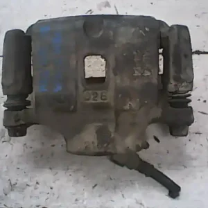 MITSUBISHI SPACE WAGON Jobb első féknyereg munkahengerrel bontott alkatrész Szuper ajánlat