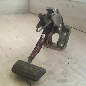 NISSAN ALMERA TINO Fékpedál 2.0i bontott alkatrész Expressz szállítás