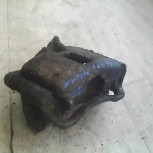 NISSAN MICRA K11 92.08-00.07 Bal első féknyereg munkahengerrel 1.0i bontott alkatrész Expressz kézbesítés