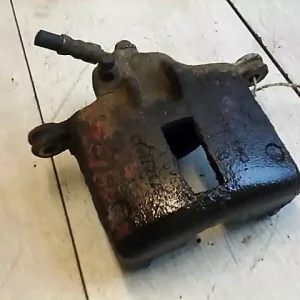 Olcsó NISSAN MICRA K11 92.08-00.07 Jobb első féknyereg munkahengerrel bontott alkatrész