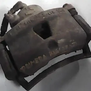 Akciós ár NISSAN PRIMERA P10 90.10-96.10 Jobb első féknyereg munkahengerrel bontott alkatrész